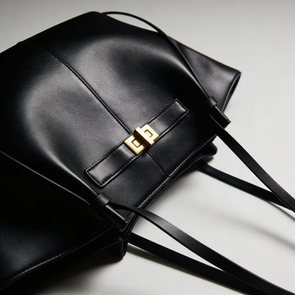 Stadera Essential Shoulder Bag