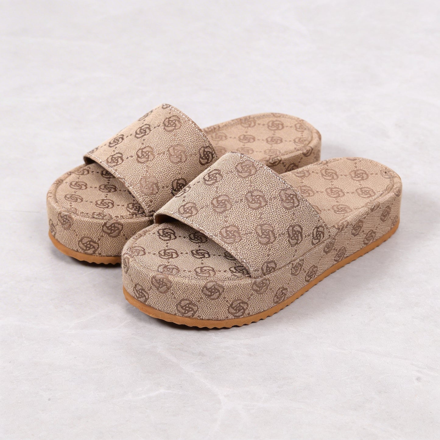 Valenza Elevated Comfort Slides