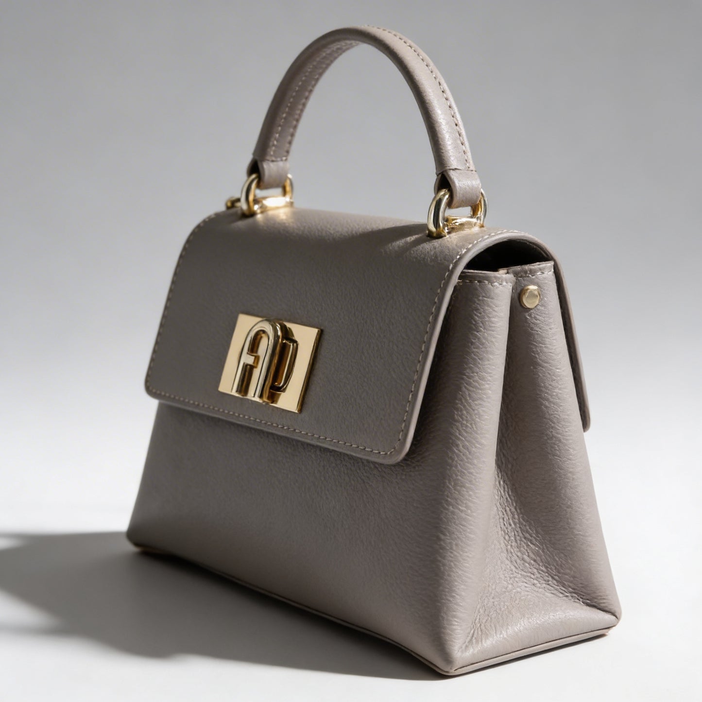 Aurelia Essence Square Bag