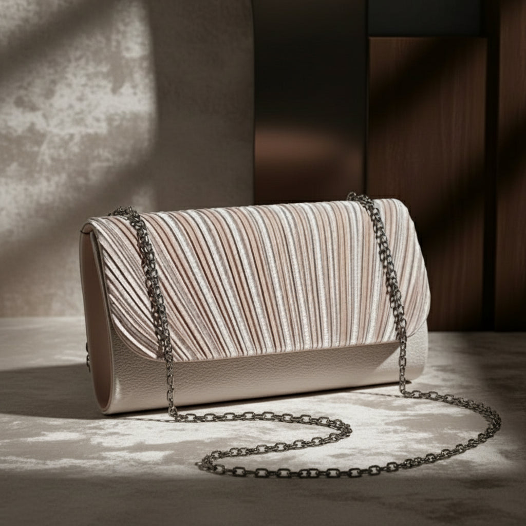 Vera Bold Clutch