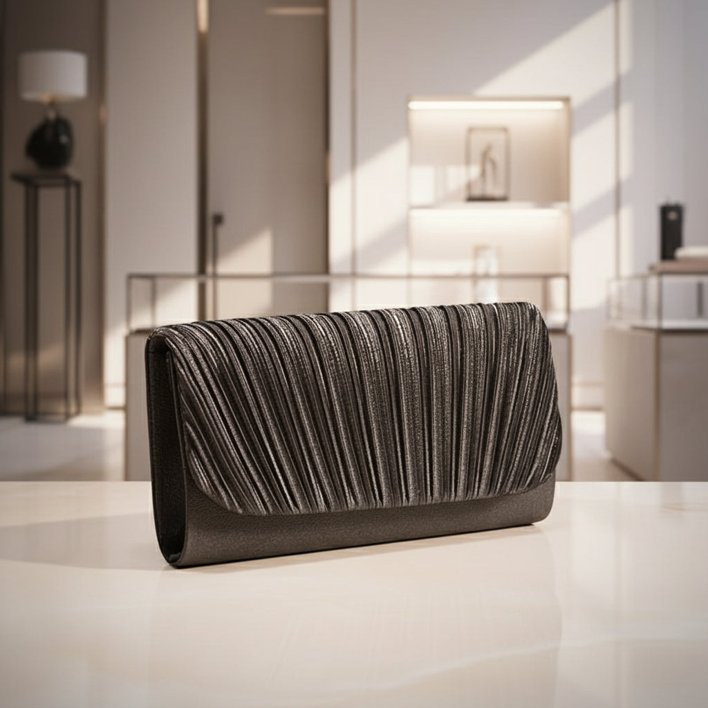 Vera Bold Clutch