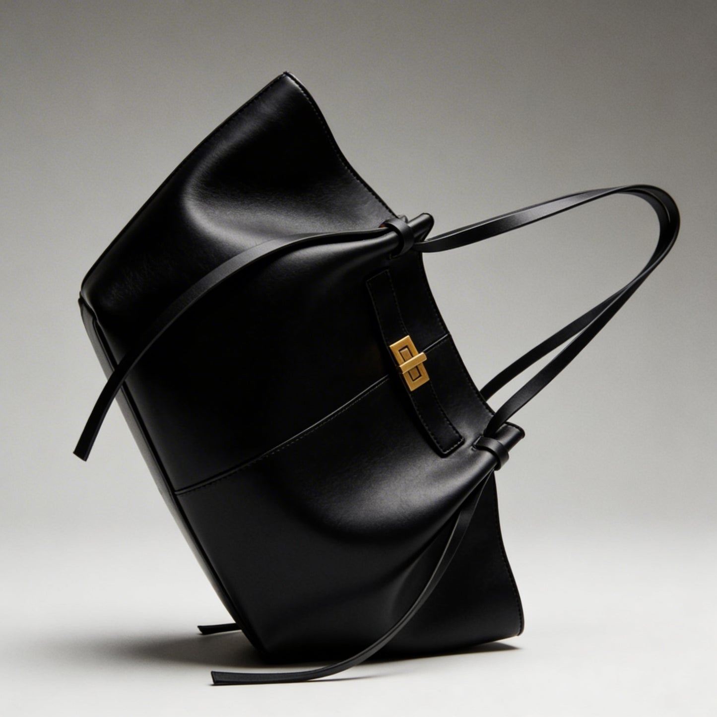 Stadera Essential Shoulder Bag