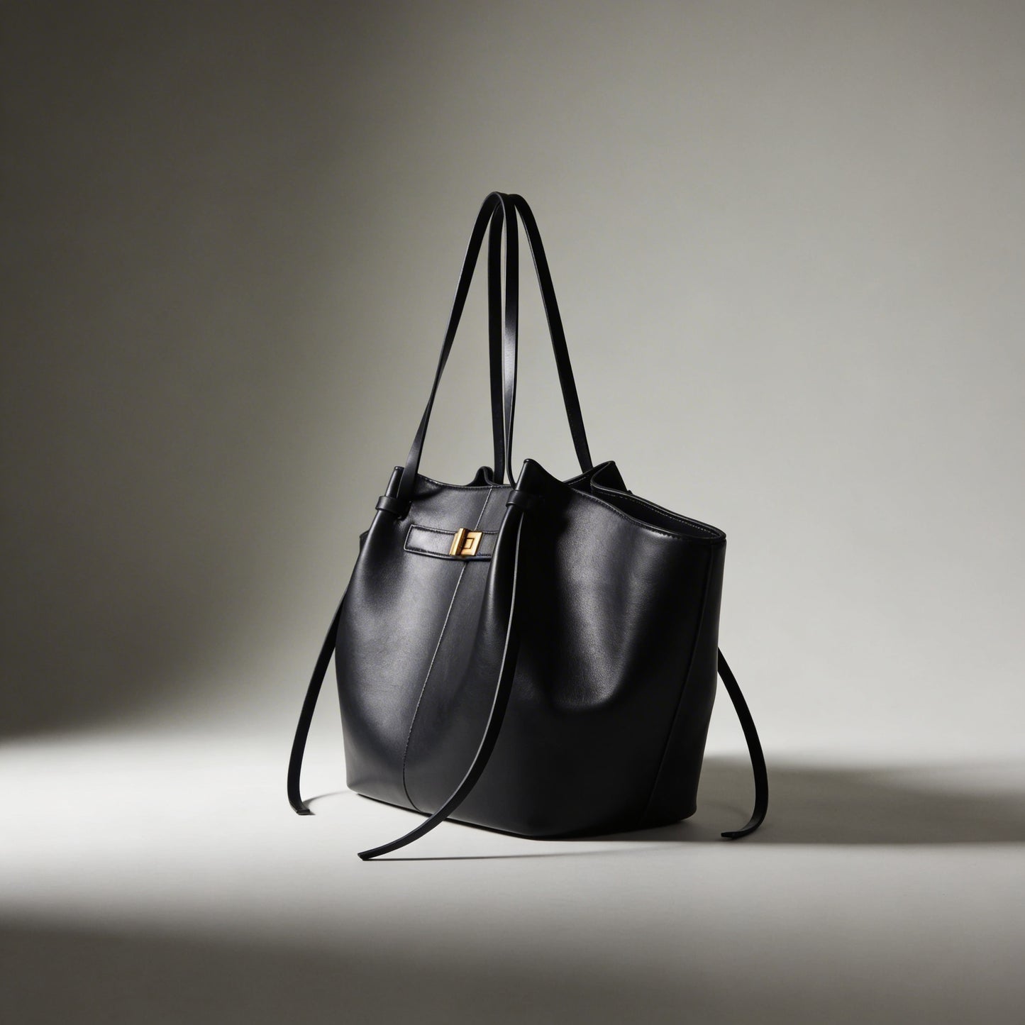 Stadera Essential Shoulder Bag